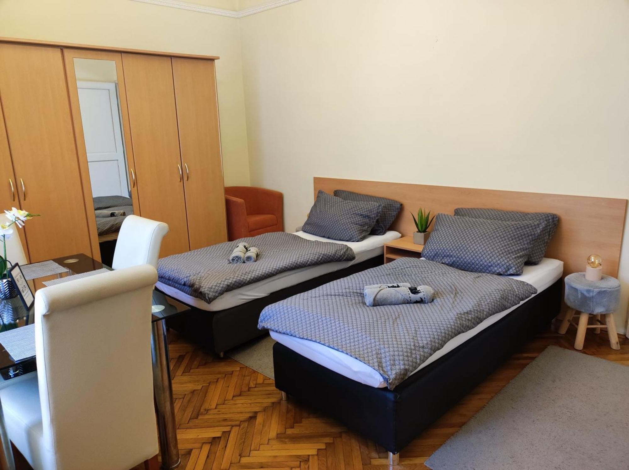 Váralja Vendégház Tata Exterior foto