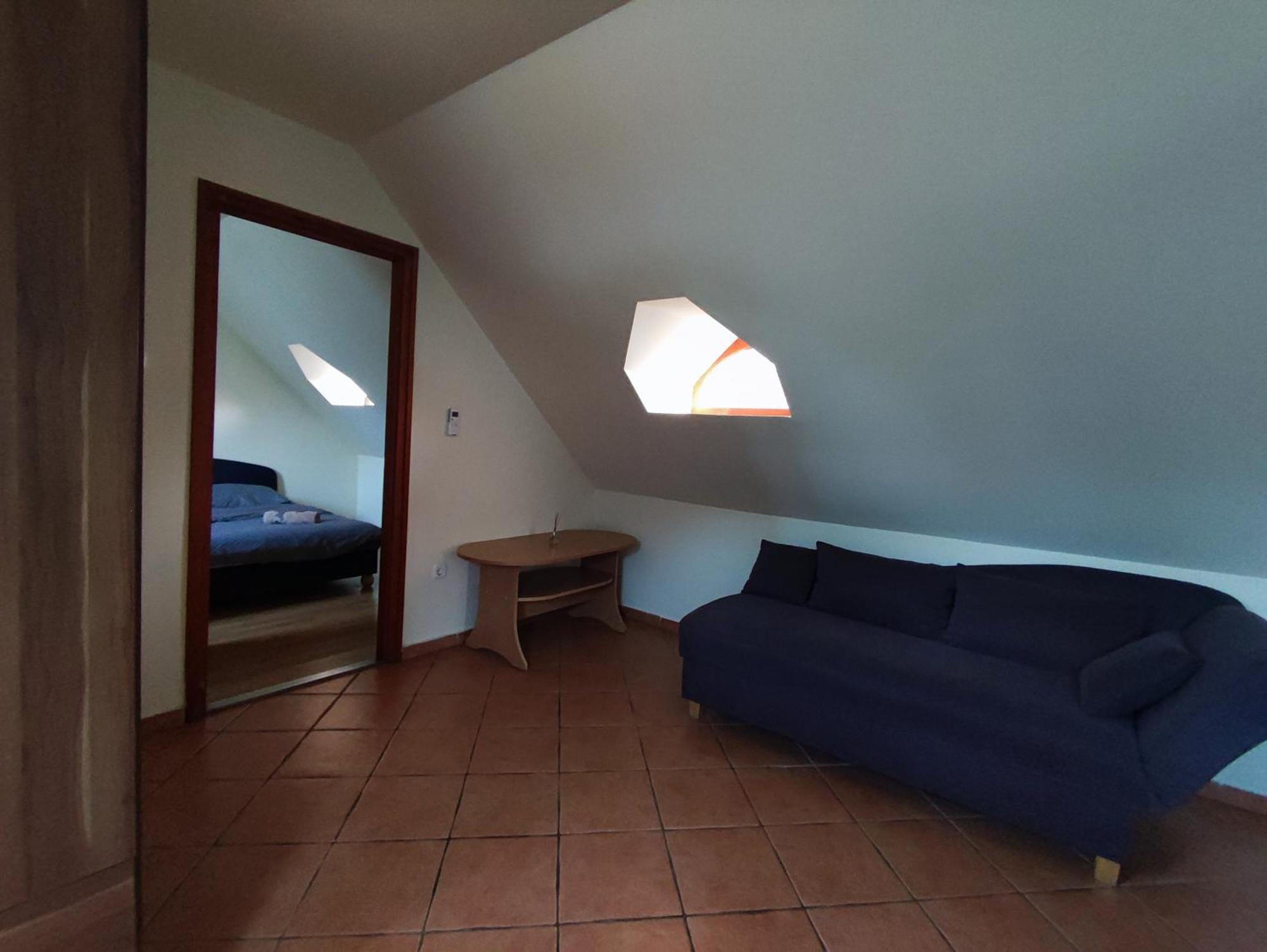 Váralja Vendégház Tata Habitación foto