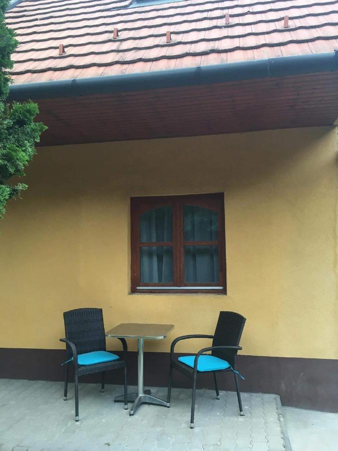 Váralja Vendégház Tata Exterior foto